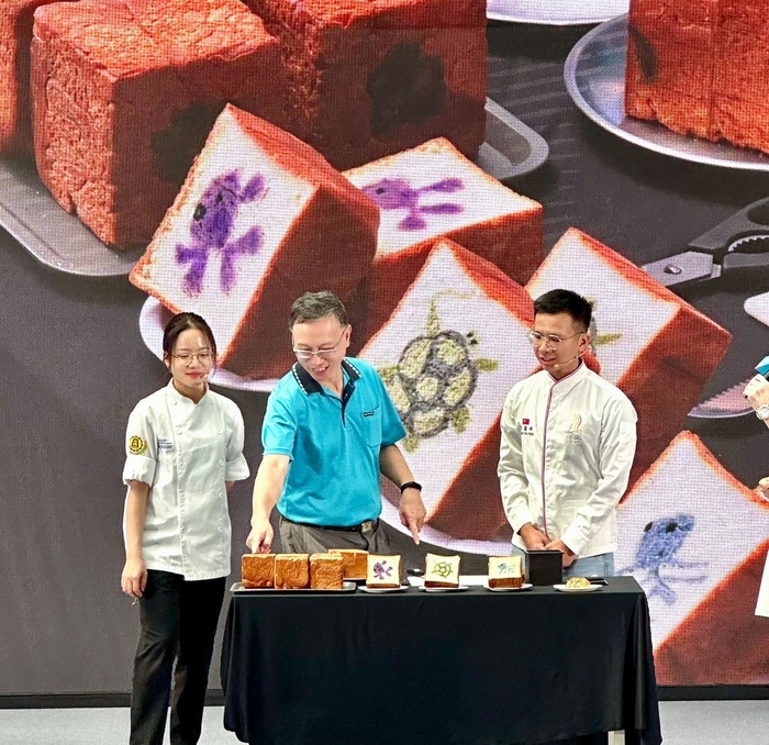 【最新消息】「盲盒吐司」藏驚喜!旅遊系研究生林珈萱美食展秀造型吐司技藝圖片