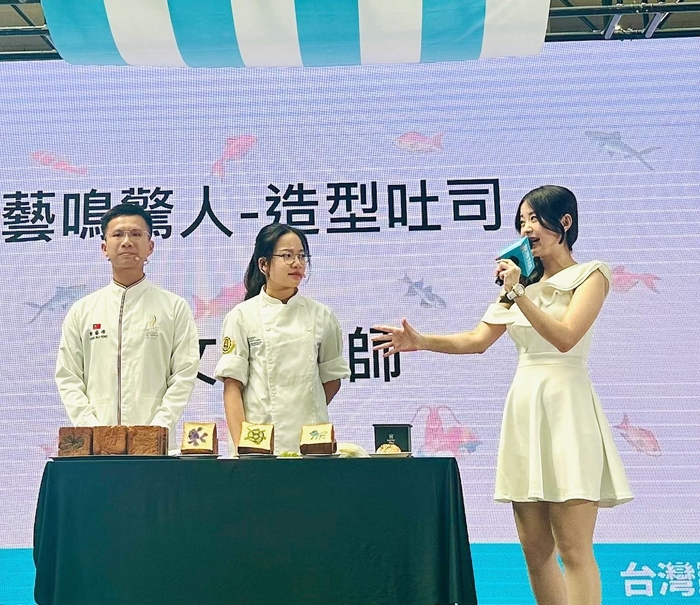 【最新消息】「盲盒吐司」藏驚喜!旅遊系研究生林珈萱美食展秀造型吐司技藝圖片