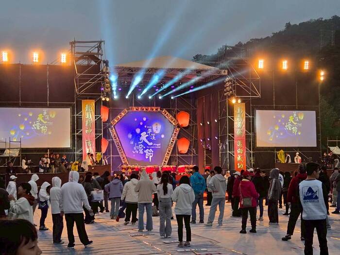 全國青年學子齊力點亮希望 景文科大旅遊系傳承天燈文化圖片圖片